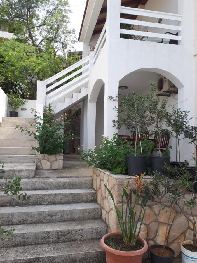Blue Jelsa Apartment *
